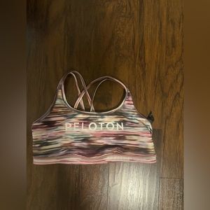 Peloton strappy sports bra size large